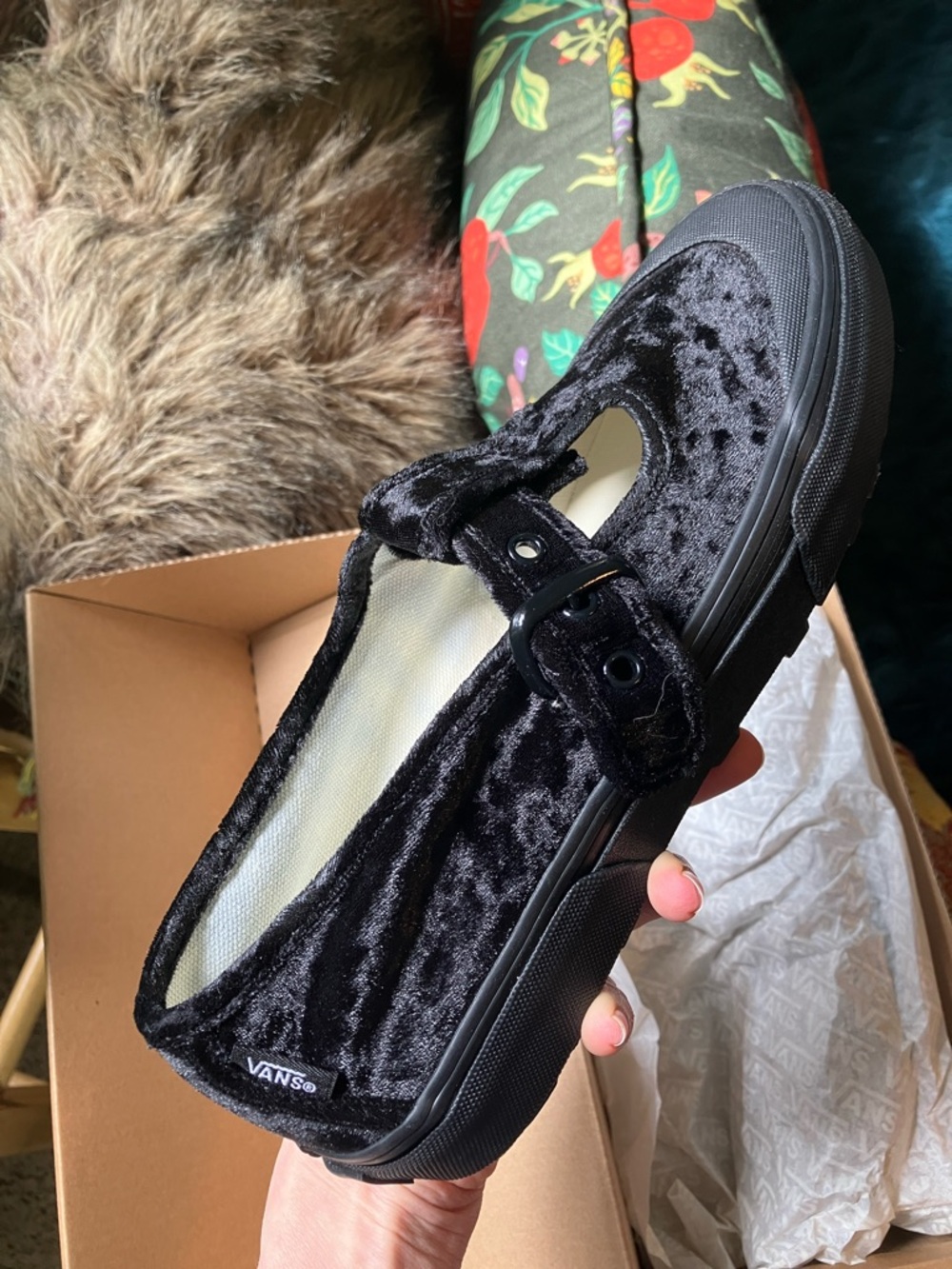 New in Box Vans Style 93 Crushed Velvet 'Black' T Strap Mary Jane W 8.5 - Picture 11 of 12